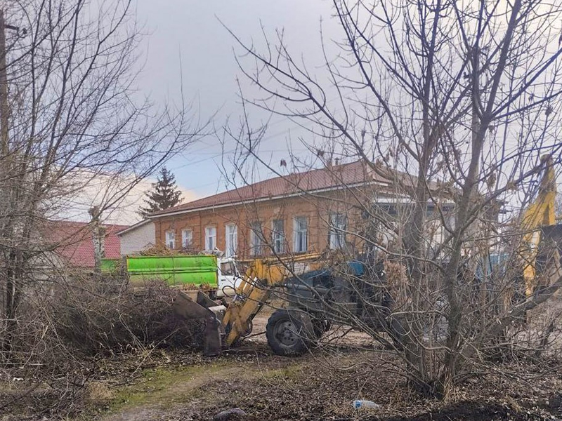 Сегодня в телеграм-бот Администрации Старобельского муниципального округа поступило обращение от жительницы города Старобельск о стихийной свалке, создавшейся в одном из районов города..