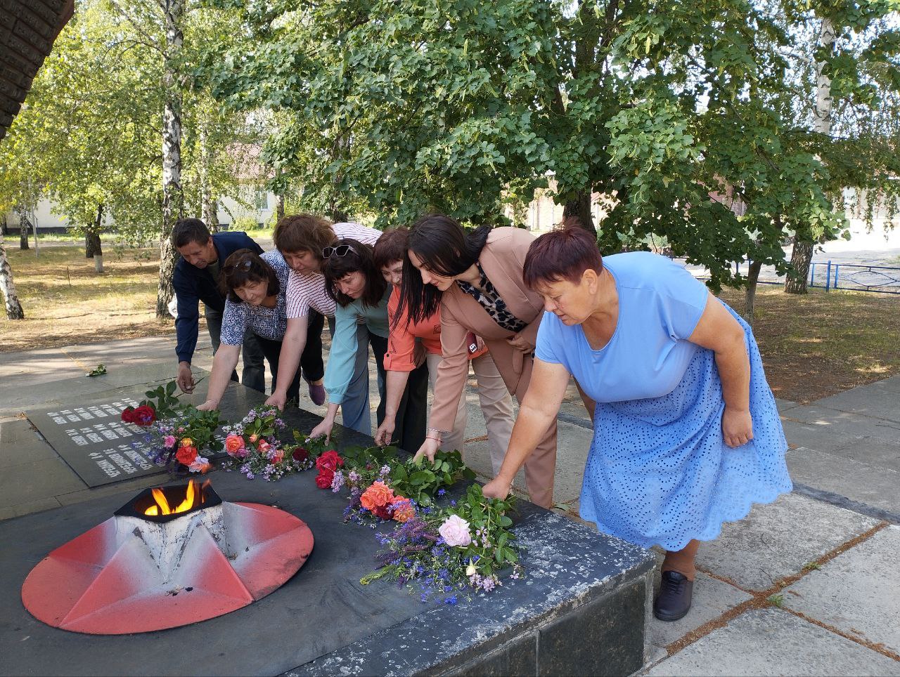 В День памяти и скорби в населенных пунктах Старобельского округа прошли мероприятия, посвященные памяти наших предков, погибших на полях сражений Великой Отечественной войны..