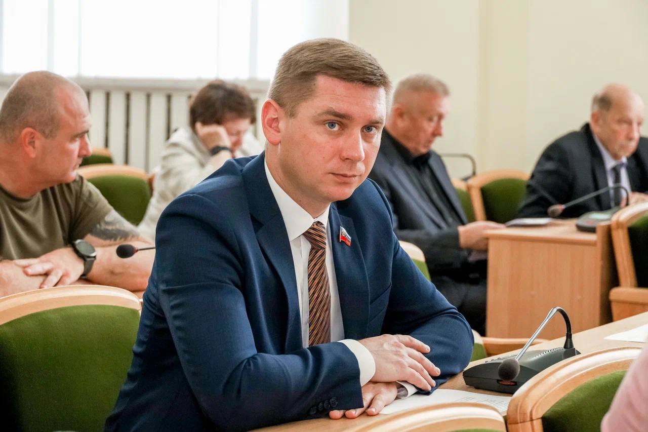 ⚡️ «Единая Россия» поддержала закон о признании правоустанавливающих документов на недвижимость в новых регионах.