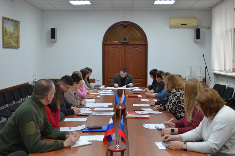 👨👩👧👦 Сегодня, мой заместитель Арабаджи Максим Борисович провел плановое заседание комиссии по делам несовершеннолетних и защите их прав.. 👨👩👧👦 Сегодня, мой заместитель Арабаджи Максим Борисович провел плановое заседание комиссии по делам несовершеннолетних и защите их прав..